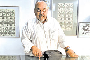 O Μπάμπης Ξεξάκης είναι ένας από τους μεγαλύτερους και πιο γνωστούς συλλέκτες νομισμάτων