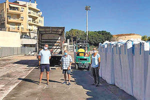 εργασίες υλικών αντικατάστασης του ταρτάν στο στάδιο Ελευθερίας του Ηρακλείου