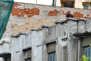 Αυτοσχέδιους εκρηκτικούς μηχανισμούς, γκαζάκια και δοχεία με εύφλεκτα υλικά είναι κάποια από τα ευρήματα της αστυνομίας στην κατάληψη «Terra Incognita» στη Θεσσαλονίκη