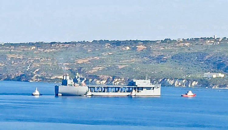 Στη Σούδα το γιγάντιο ελικοπτεροφόρο USS Hershel «Woody» Williams