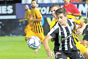 ο Πασχάλης Στάικος με τον ΟΦΗ