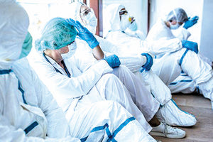 Γιατροί κατά της πανδημίας του κοροναϊού