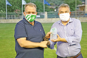 απονομές στη διοργάνωση του 16ου κατά σειρά «Μαρκομιχελάκειου Τουρνουά» έκανε ο περιφερειάρχης Κρήτης Σταύρος Αρναουτάκης ο πρόεδρός του Νίκος Μπουνάκης