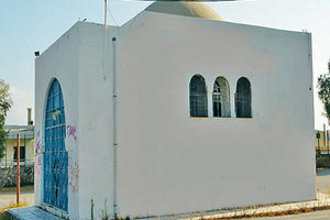 στο ανακαινισμένο εκκλησάκι του Αγίου του Ιωάννη του Βαπτιστή, στην αυλή του Καπετανάκειου γυμνασίου