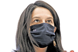 Η υπουργός Παιδείας και Θρησκευμάτων, κ. Νίκη Κεραμέως με μάσκα