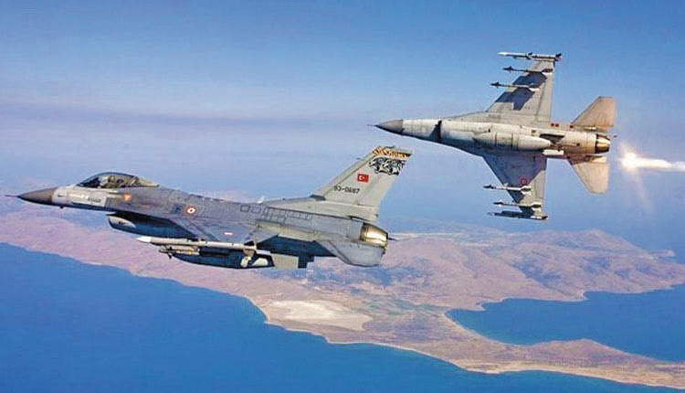 έχει παρατηρηθεί στο Αιγαίο κάνουν την εμφάνισή τους συχνά ένας μικρός αριθμός Τούρκων πιλότων μεγαλύτερης ηλικίας (με «γκρίζα μαλλιά»- όπως λένε οι πιλότοι)