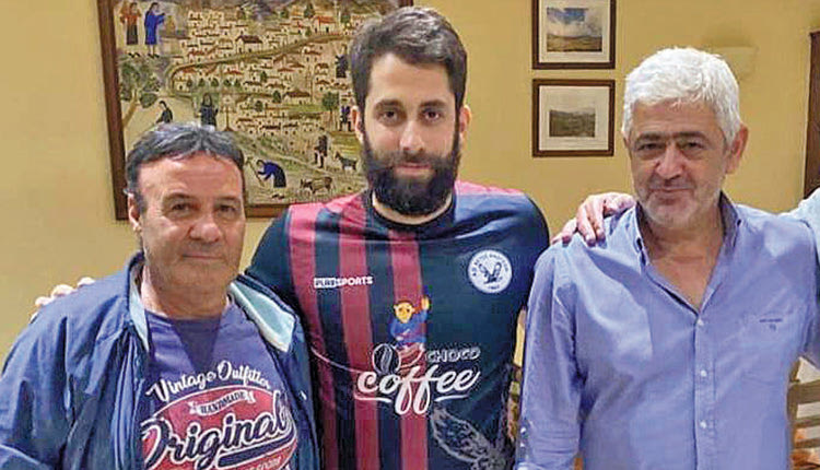 Στον Αετό Ανωγείων που φέτος θα συμμετάσχει στην Α2 ΕΠΣΗ, επέστρεψε μετά από 10 χρόνια ο Χρήστος Καλομοίρης