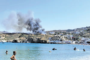 ΦΩΤΙΑ ΣΤΗΝ ΑΓΙΑ ΠΕΛΑΓΙΑ