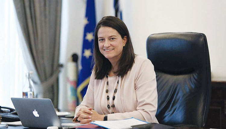 H υπουργός Παιδείας, Νίκη Κεραμέως