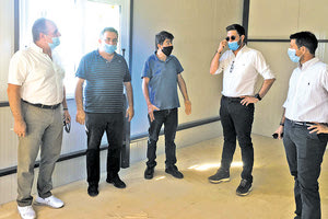 Ο δήμαρχος Μαλεβιζίου Μενέλαος Μποκέας με τον αντιδήμαρχο Παιδείας Χαράλαμπο Κουτσογιάννη, τον αντιδήμαρχο Τεχνικών Έργων Γιώργο Πετούση και τον πρόεδρο της Δευτεροβάθμιας Σχολικής Επιτροπής Ανδρέα Παντερή έκαναν αυτοψία στο χώρο του Γυμνασίου Γαζίου