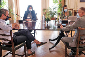 σύσκεψη για την έναρξη της σχολικής χρονιάς ενόψει του ανοίγματος των σχολείων, στις συνθήκες που δημιουργεί η πανδημία του κοροναϊού, υπό τον πρωθυπουργό Κυριάκο Μητσοτάκη στο Μέγαρο Μαξίμου