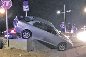 Καβάλησε τα πεζοδρόμια αυτοκίνητο στην παραλιακή λεωφόρο του Ηρακλείου