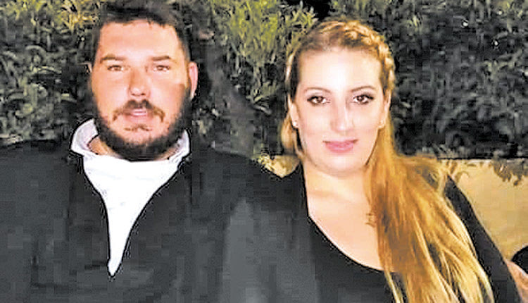 η παπαδιά Πελαγία Γωνιωτάκη, σύζυγος του ιερέα Γρηγόρη Ζαχαριουδάκη από τη Γαλιά στους επιτυχόντες των φετινών πανελλαδικών ως νηπιαγωγός