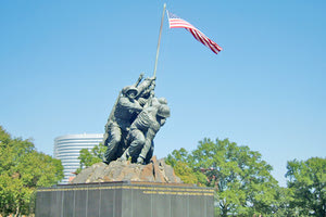Γνωστό μνημείο στρατιωτών για τις μάχες των ΗΠΑ, στο κέντρο της αμερικανικής πρωτεύουσας