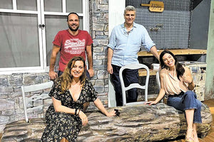 ΑΝΑΤΡΟΠΕΣ ΜΕ ΑΦΘΟΝΟ ΓΕΛΙΟ «Προσοχή, ο φίλος δαγκώνει»