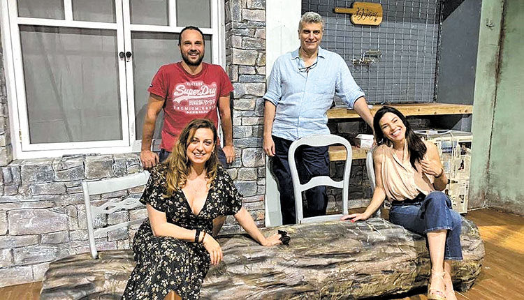 ΑΝΑΤΡΟΠΕΣ ΜΕ ΑΦΘΟΝΟ ΓΕΛΙΟ «Προσοχή, ο φίλος δαγκώνει»