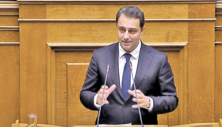 Ο Μάξιμος Σενετάκης