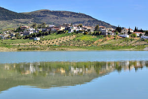 Η λιμνοδεξαμενή στα Δαμάνια