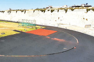 Νέο ταρτάν στο στάδιο Ελευθερίας