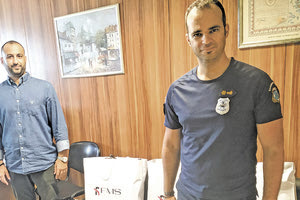 Tετρακόσιες υφασμάτινες μάσκες και 150 ισοθερμικές full-face προσέφερε εταιρεία στην  Ένωση Αστυνομικών Υπαλλήλων νομού Ηρακλείου