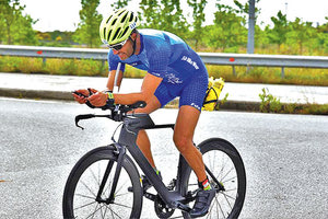 Ο Αλέξανδρος Οικονόμου κάθε χρόνο βρίσκει την ευκαιρία και συμμετέχει σε αγώνες Ironman στην Ελλάδα και στο εξωτερικό. Το Ironman είναι αγώνες τριάθλου, με κολύμβηση, τρέξιμο και ποδηλασία.