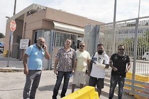  Άγριο ξυλοδαρμό καταγγέλλει απεργός συνάδελφός του που στηρίζεται από το ΕΚΗ