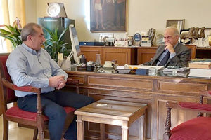 στον Δήμαρχο Ηρακλείου κ. Λαμπρινό ο Βουλευτής Ηρακλείου ΣΥΡΙΖΑ -Προοδευτική Συμμαχία Σωκράτης Βαρδάκης