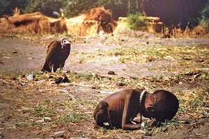 Η φωτό με τίτλο: «ο Γύπας και το Παιδί»