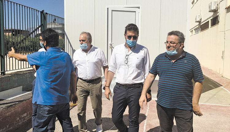 Στο Γυμνάσιο Γαζίου ο δήμαρχος Μαλεβιζίου, κ. Μενέλαος Μποκέας