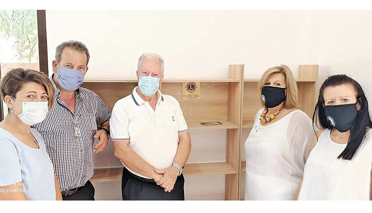 Βιβλιοθήκη και βιβλία με στόχο τη δημιουργία δανειστικής βιβλιοθήκης ,δώρησε στον Πολιτιστικό Σύλλογο Σωκαρά,  το Branch Zeus Anogia