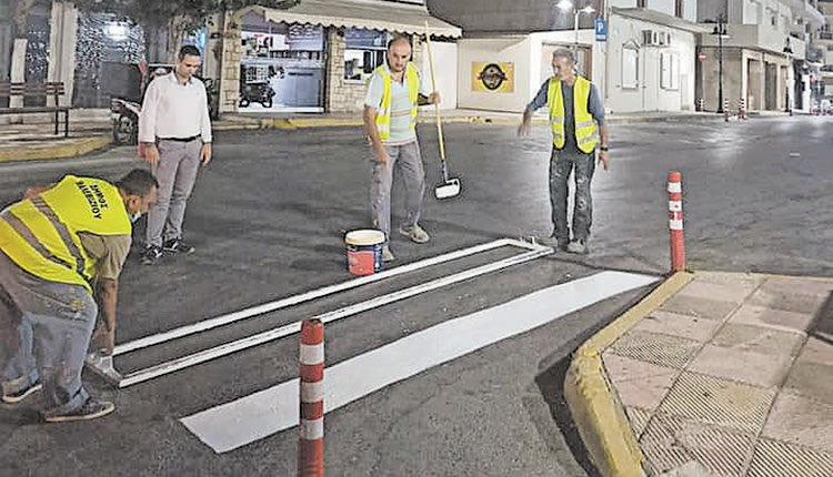 Φρέσκαραν τις σημάνσεις και τις διαγραμμίσεις διαβάσεων πεζών λίγο το πρώτο κουδούνι στο Μαλεβίζι.