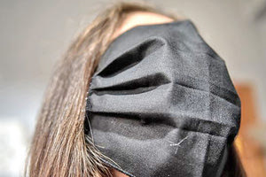 Μετά το φιάσκο με τις μάσκες γίγας στα σχολεία