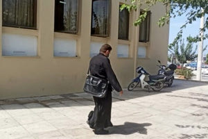 Στο αυτόφωρο ο ιερέας για το κήρυγμα κατά της μάσκας