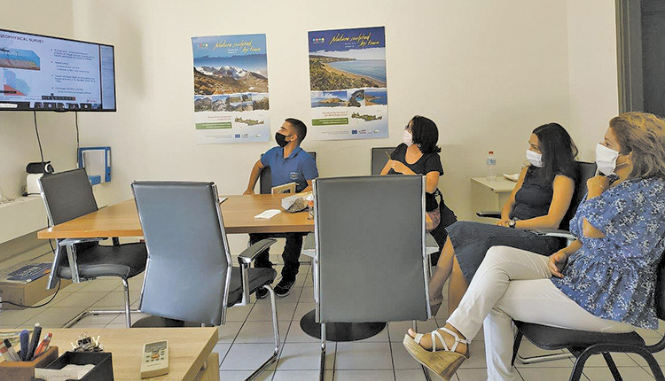 ενημέρωση έγινε μέσω τηλεδιάσκεψης χθες από εκπροσώπους των εταιριών για το πρόγραμμα έρευνας και εκμετάλλευσης των υδρογονανθράκων της Κρήτης