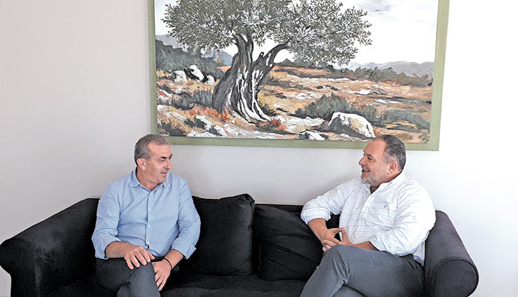 Με τον πρόεδρο της Περιφερειακής Ένωσης Δήμων Κρήτης κ. Γιάννη Κουράκη συναντήθηκε στα γραφεία της ΠΕΔ ο βουλευτής Ηρακλείου του ΣΥΡΙΖΑ κ. Σωκράτης Βαρδάκης.