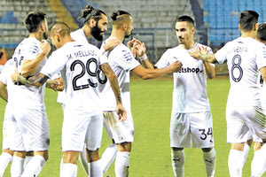 Οι παίκτες του ΟΦΗ πανηγυρίζουν