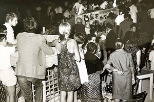 Η φωτογραφία της ημέρας: Γιορτή σουλτανίνας στη Σητεία το 1966