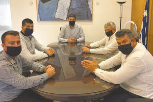 Από τη συνάντηση με τον υφυπουργό ΑθλητισμούΛευτέρη Αυγενάκη και την αντιπροσωπεία του Δήμου Φαιστού