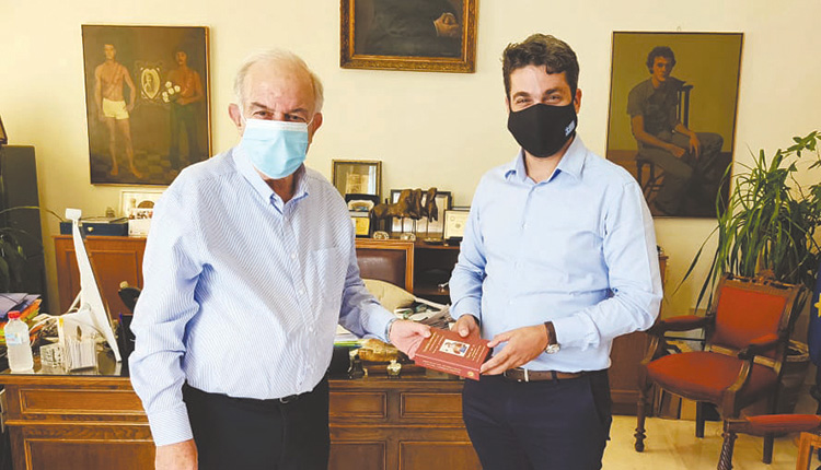Στη Λότζια ο δήμαρχος Χανίων Παναγιώτης Σημανδηράκης με τον δήμαρχο Ηρακλείου Βασίλη Λαμπρινό