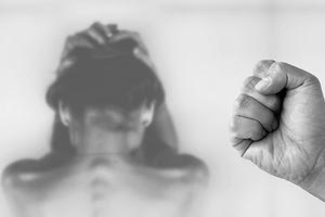 υπόθεση ενδοοικογενειακής βίας