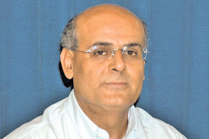 Ο Δρ. Χ. Μασούντ, Συντονιστής, Διευθυντής ΜΕΘ και Διευθυντής Ιατρικής Υπηρεσίας Γενικού Νοσοκομείου Αγίου Νικολάου.