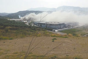 Στον Κρουσώνα όπου υπέστη τεράστιες ζημιές η επιχείρηση με τα αρτοπαρασκευάσματα από φωτιά