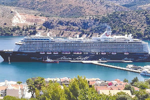 το κρουαζιερόπλοιο “Mein Shiff 6” στο οποίο εντοππίστηκαν κρούσματα κοροναϊού