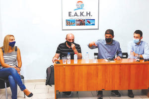 Οι κ.κ. Αυγενάκης, Βαρδαβάς, Ζερβός, Σημαιάκη στη συνάντηση με τα κολυμβητικά σωματεία