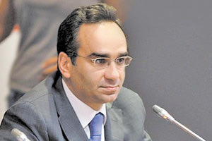 ο υφυπουργός Υγείας Βασίλης Κοντοζαμάνης