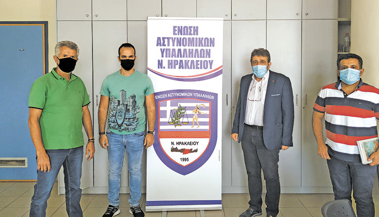 επισκέφτηκε τα γραφεία της Ένωσής Αστυνομικών Υπαλλήλων Νομού Ηρακλείου ο βουλευτής ΣΥ.ΡΙΖ.Α. του νομού Νίκος Ηγουμενίδης
