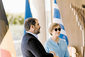 Ο κύριος Αντώνης Καράτζης, πρόξενος του Βελγίου στην Κρήτη, υποδέχτηκε την πρέσβειρα του Βελγίου στην Ελλάδα, Francoise Gustin