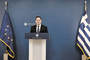 ο κυβερνητικός εκπρόσωπος, κ. Στέλιος Πέτσας, στην καθημερινή ενημέρωση των δημοσιογράφων