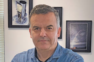 πρόεδρος της Επιτροπής Προπτυχιακών Σπουδών του Τμήματος Φυσικής του Πανεπιστημίου Κρήτης, κ. Βασίλης Χαρμανδάρης