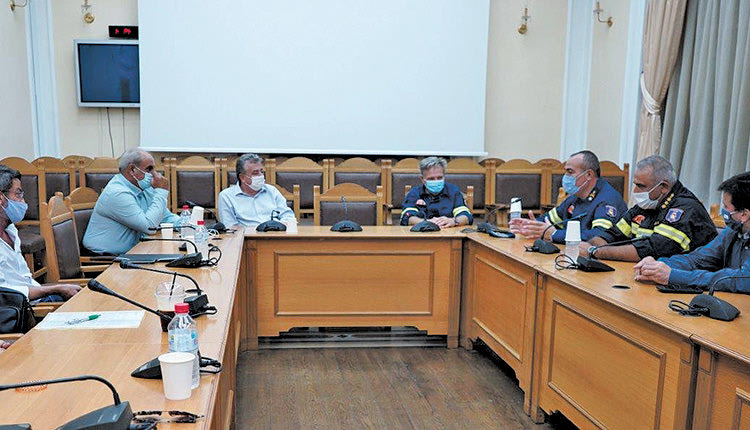 Ο Συντονιστής Επιχειρήσεων Βορείου, Νοτίου Αιγαίου και Κρήτης, Υποστράτηγος Ιωάννης Σταμούλης στην Περιφέρειας Κρήτης